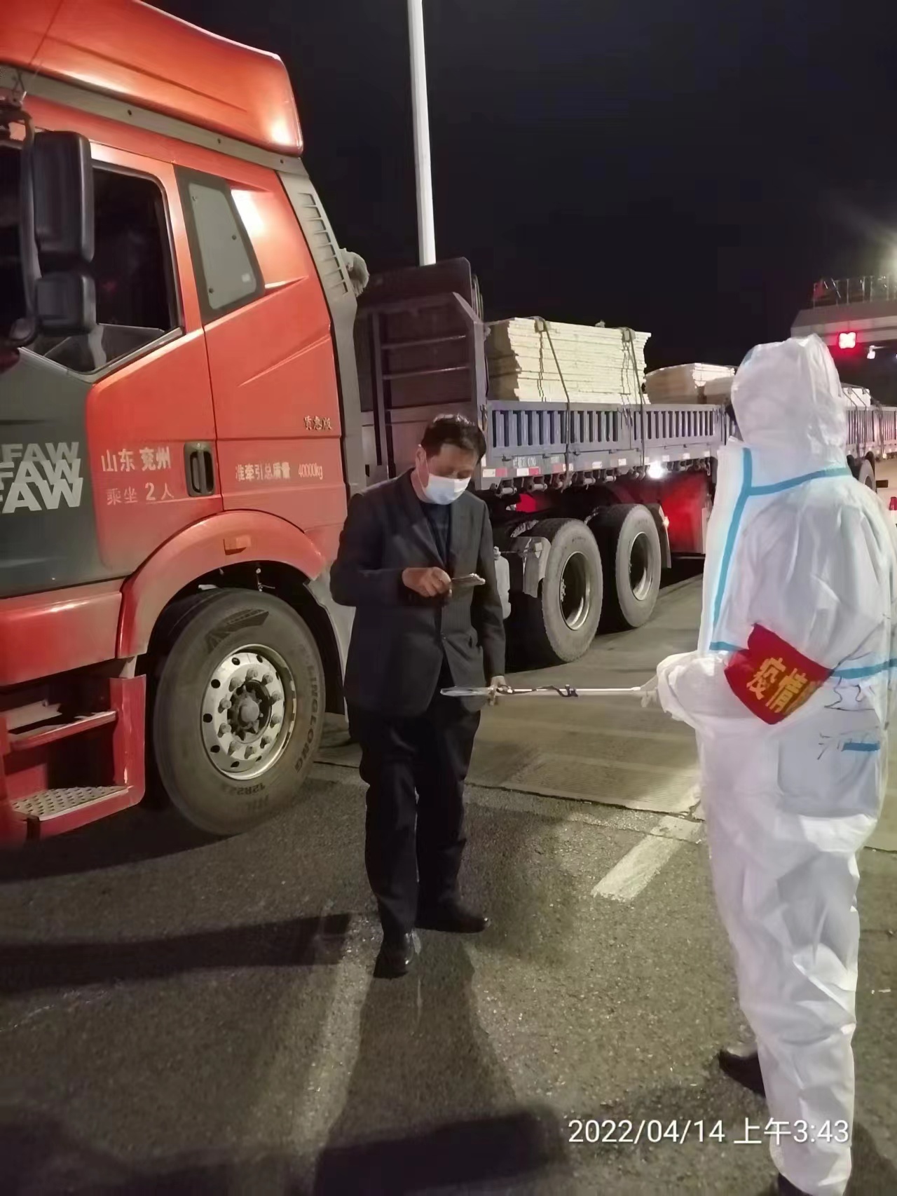 同心抗疫丨冲在最前线！大运河驾校防疫志愿者在行动！(图5)