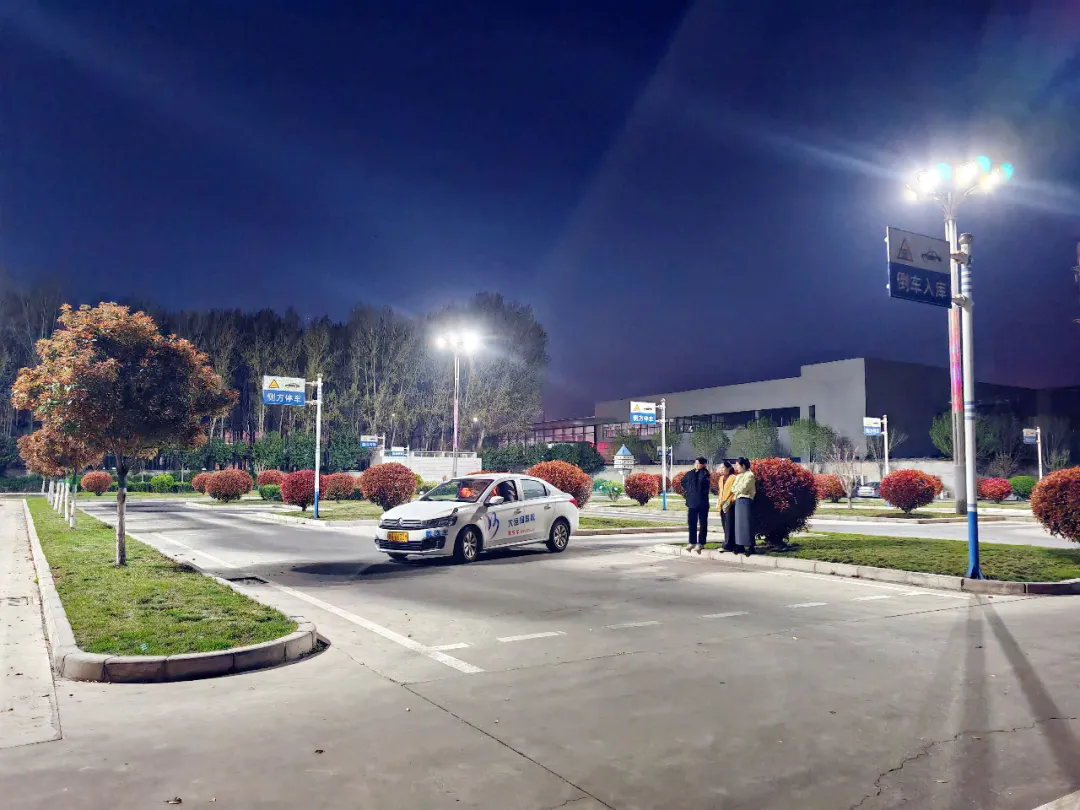 夜幕下的驾考特训：C1/C2夜训班，为拿证加速！(图5)